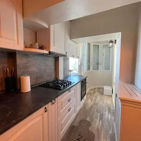 Glow - Downtown Charm Apartman Bukarest