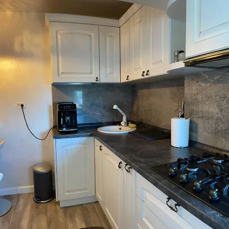 Glow - Downtown Charm Apartment